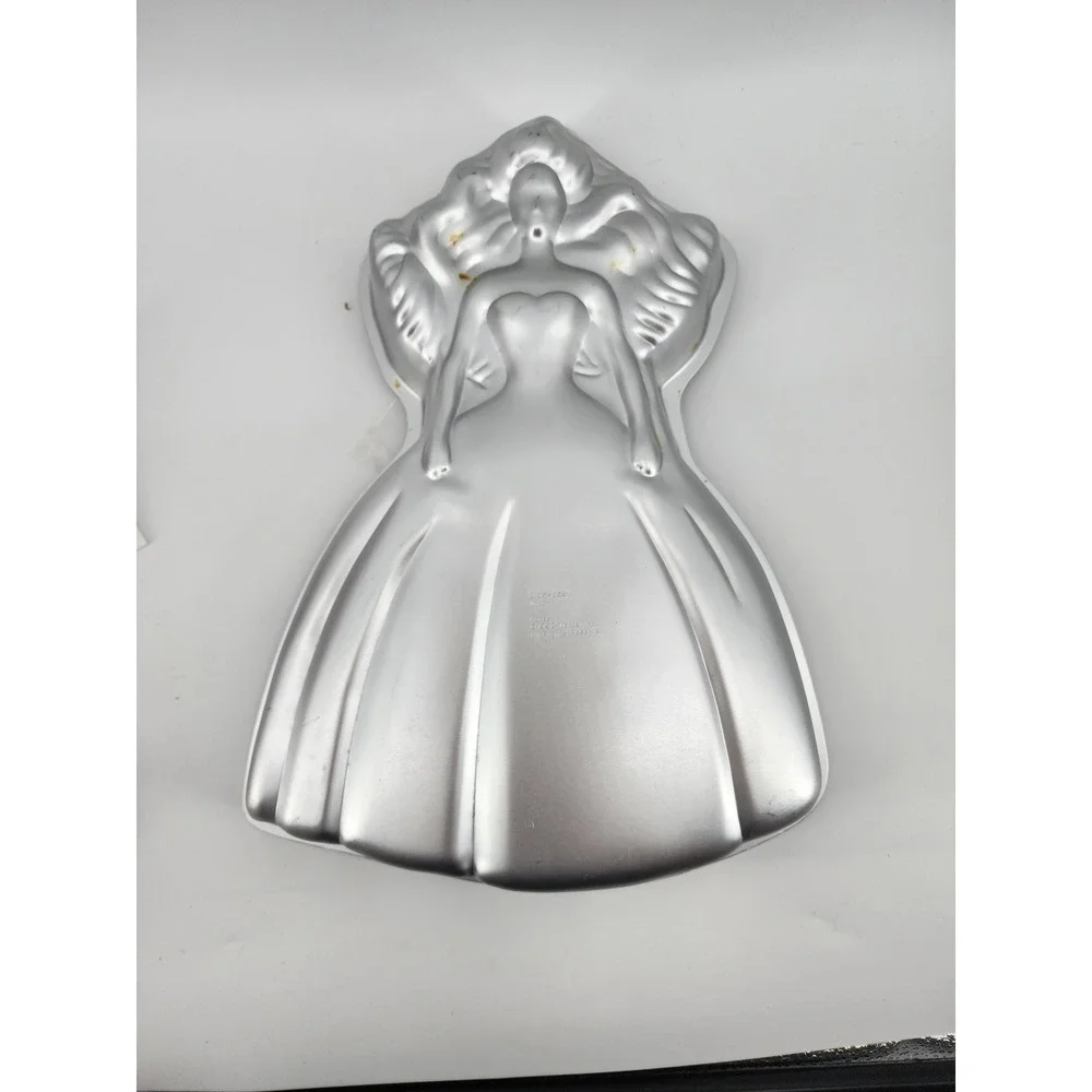 Wilton Barbie Cake Pan‎ Vintage 1992 Aluminum Mold 2105-2550 with Face Plate